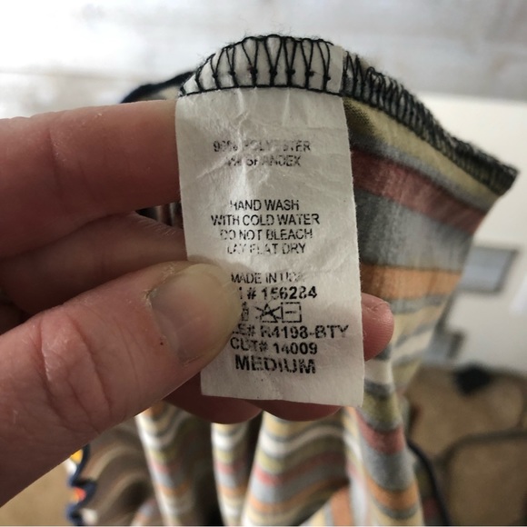 Caution to the wind striped rainbow retro t shirt ruffle bottom - Picture 3 of 3